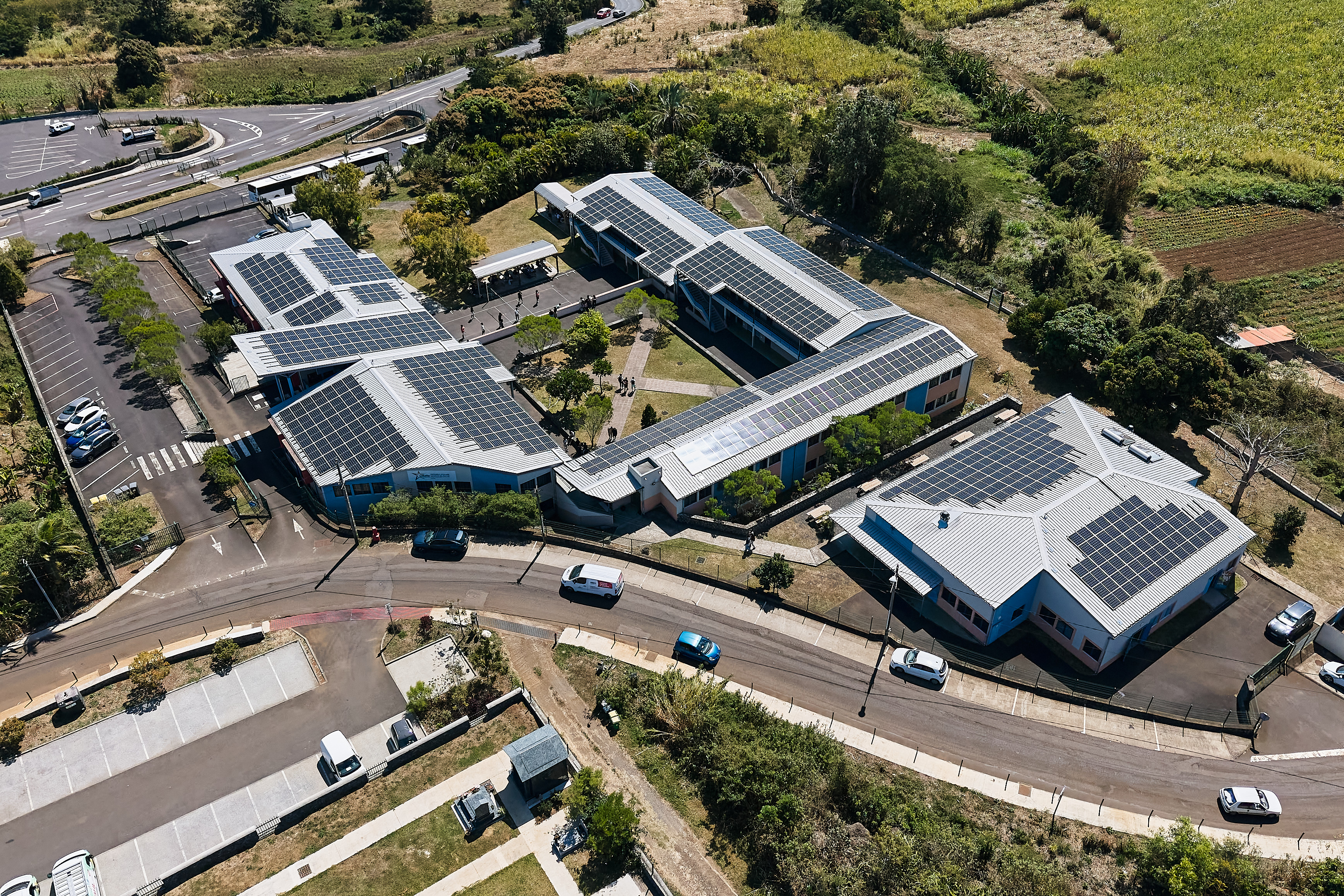 Toiture PV Collège Ravine Blanche — Green Yellow