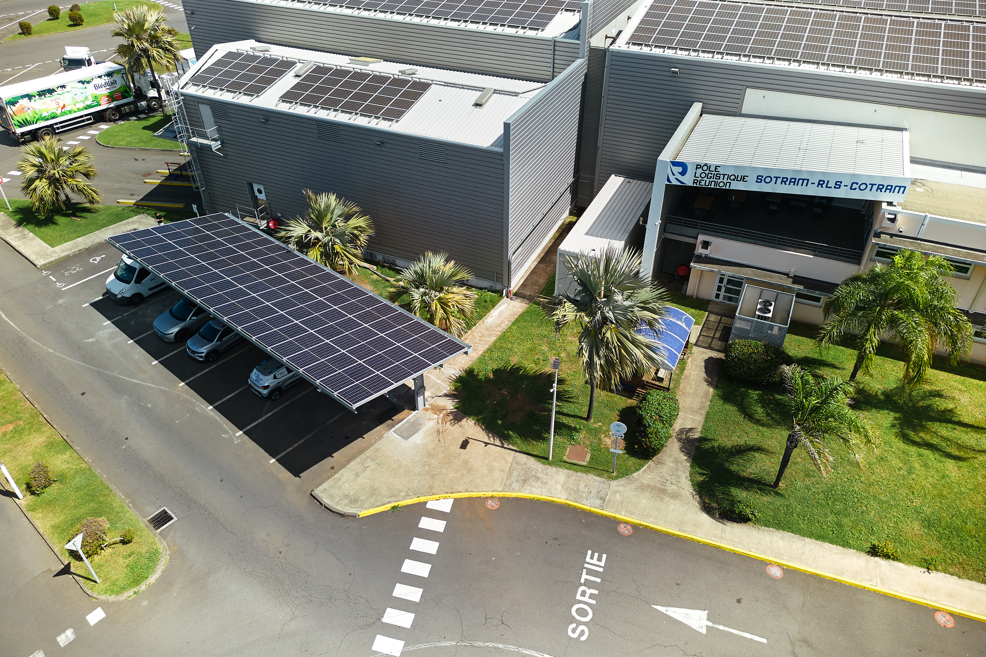 Station IRVE PLR — Ombrière PV et bornes de recharge